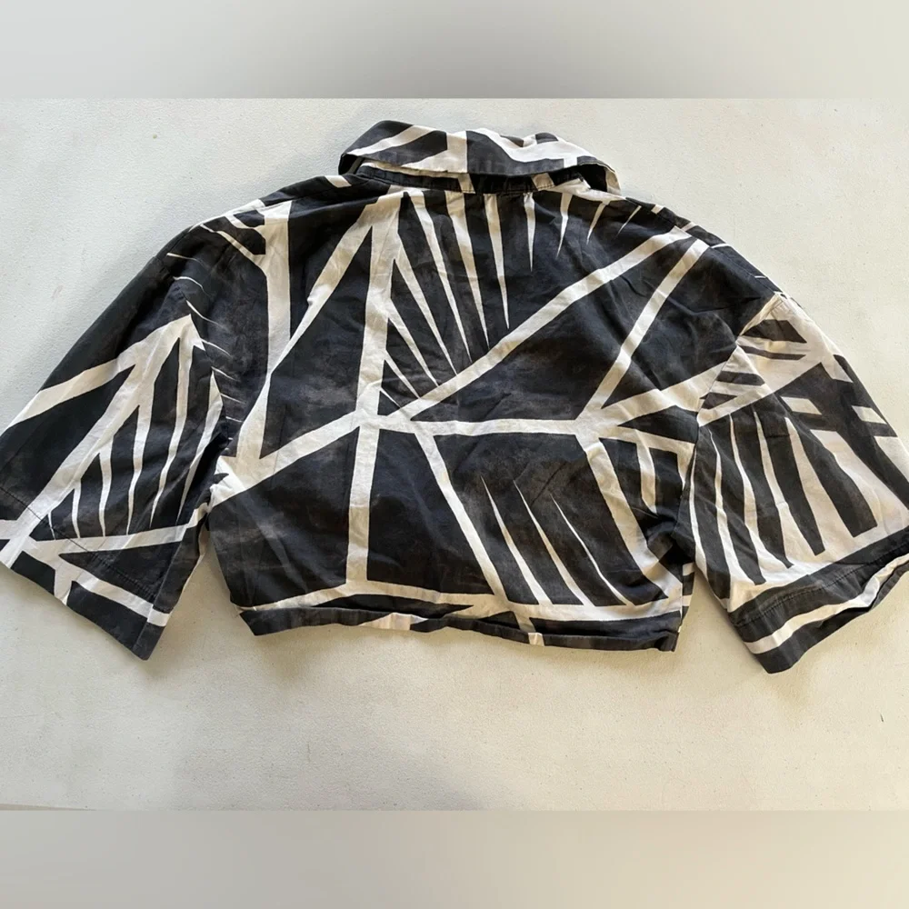 Zara Black and White Geometric Top